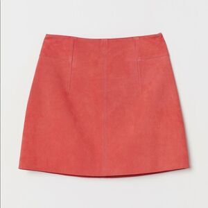 H&M suede coral skirt. Size 4 . New.